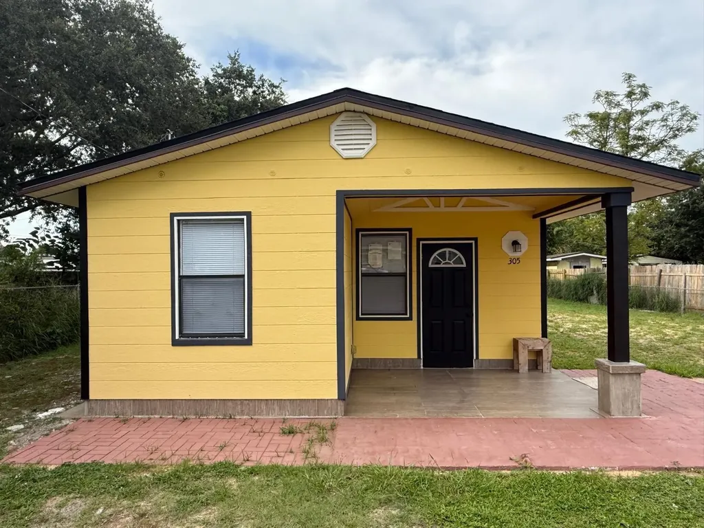 305 Armour Avenue Auburndale FL 33823
