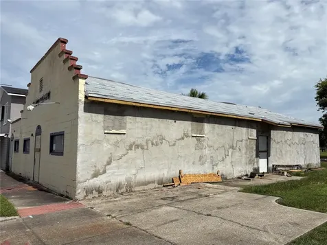 32 W 4th Street Apopka FL 32703