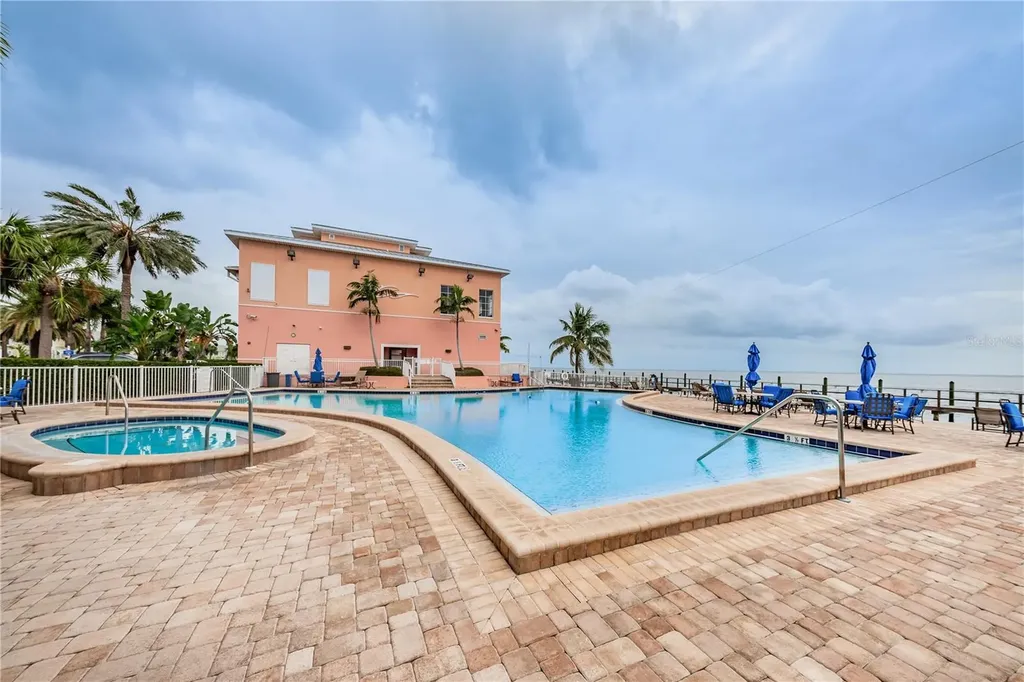 5026 Coquina Key Drive SE St Petersburg FL 33705