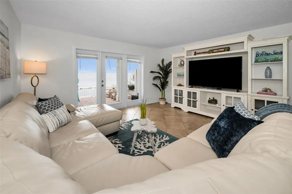 5026 Coquina Key Drive SE St Petersburg FL 33705
