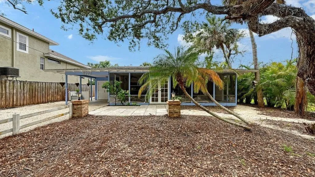 5222 Winding Way Sarasota FL 34242