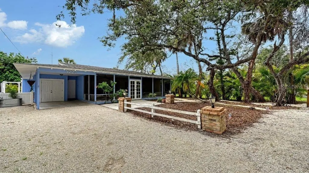 5222 Winding Way Sarasota FL 34242