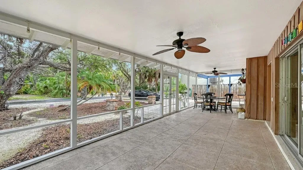 5222 Winding Way Sarasota FL 34242