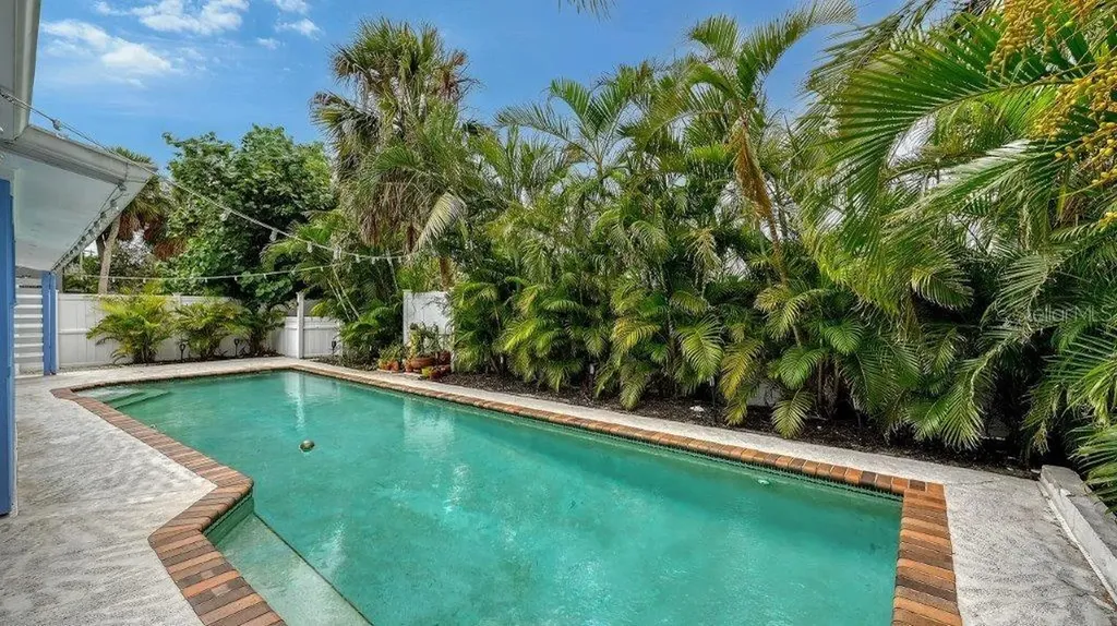 5222 Winding Way Sarasota FL 34242