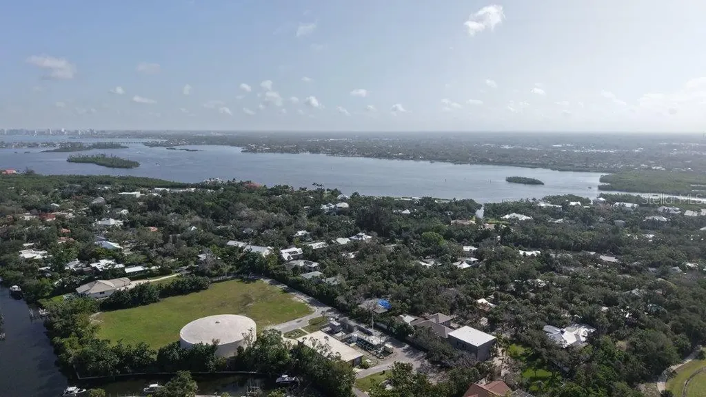 5222 Winding Way Sarasota FL 34242