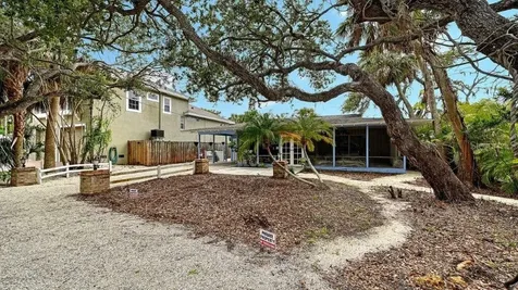 5222 Winding Way Sarasota FL 34242