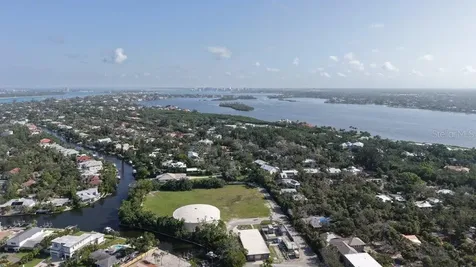 5222 Winding Way Sarasota FL 34242