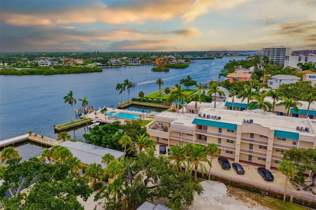 5961 Midnight Pass Road Sarasota FL 34242