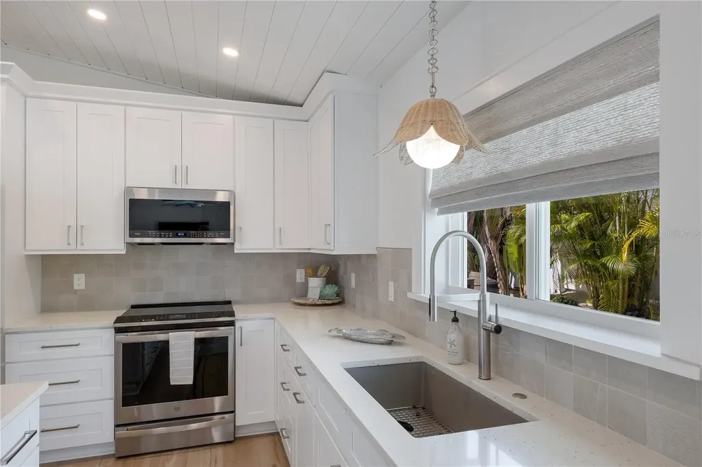 401 N Shore Drive Anna Maria FL 34216