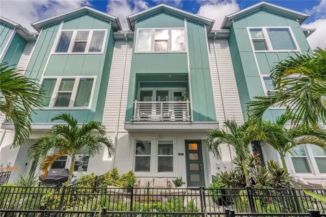 2873 1st Avenue S St Petersburg FL 33712