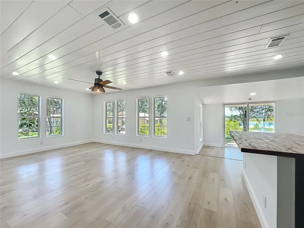 8781 S Lakeshore Drive Floral City FL 34436