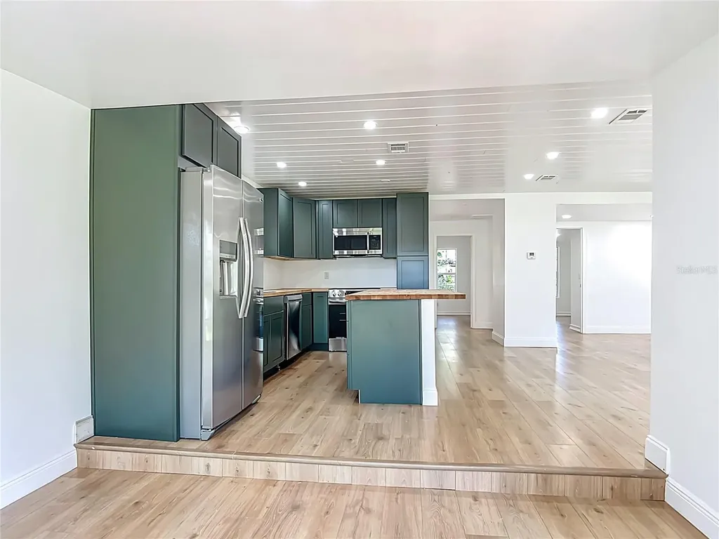 8781 S Lakeshore Drive Floral City FL 34436