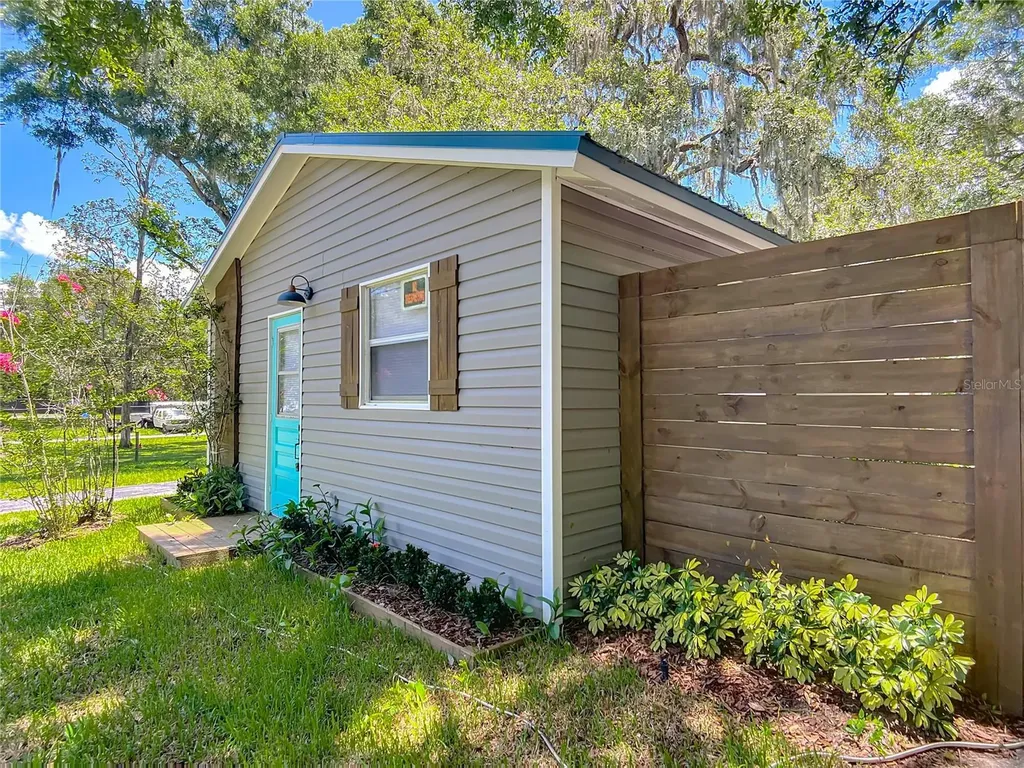 8781 S Lakeshore Drive Floral City FL 34436