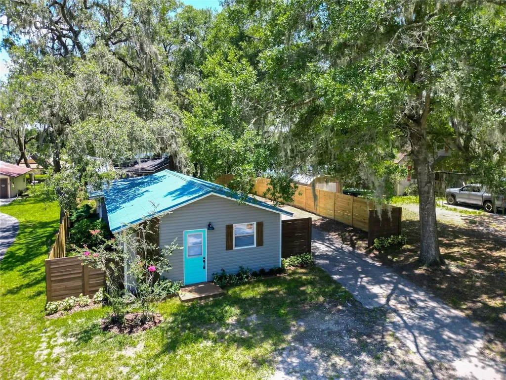 8781 S Lakeshore Drive Floral City FL 34436