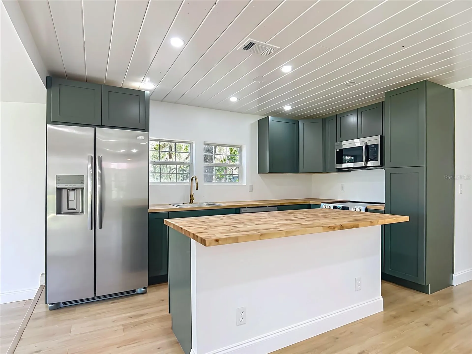 8781 S Lakeshore Drive Floral City FL 34436