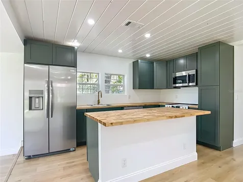 8781 S Lakeshore Drive Floral City FL 34436