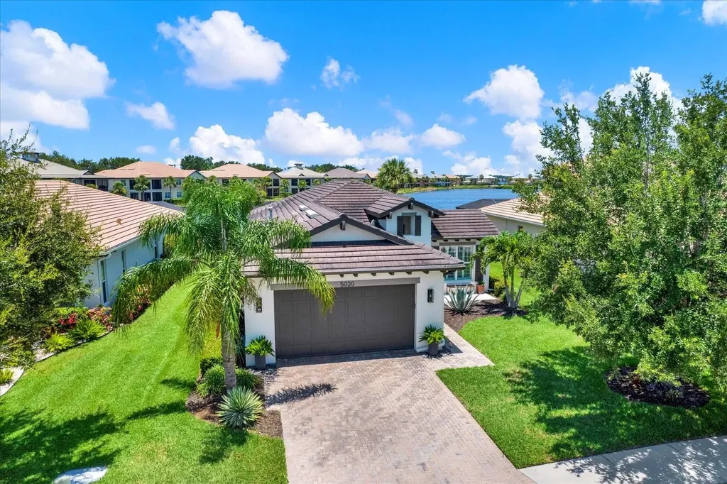 5020 Lake Overlook Avenue Bradenton FL 34208