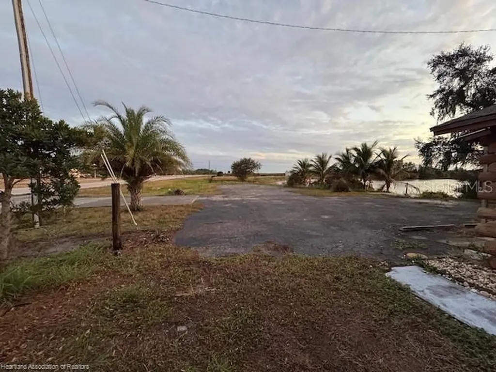 2200 Us 27 S Lake Placid FL 33852