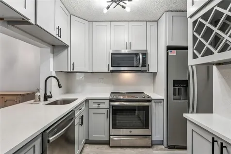 3232 Lake Pine Way E Tarpon Springs FL 34688