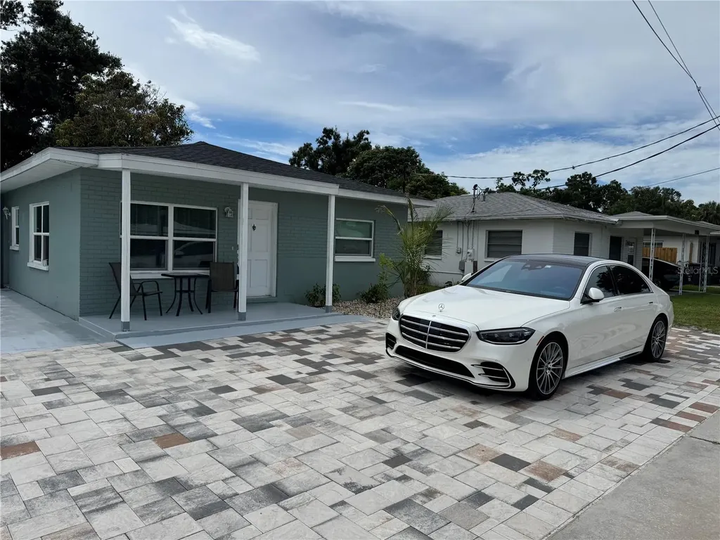 206 N Himes Avenue Tampa FL 33609