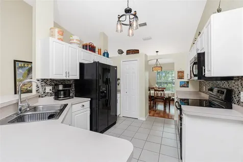 9347 Loyola Avenue Englewood FL 34224