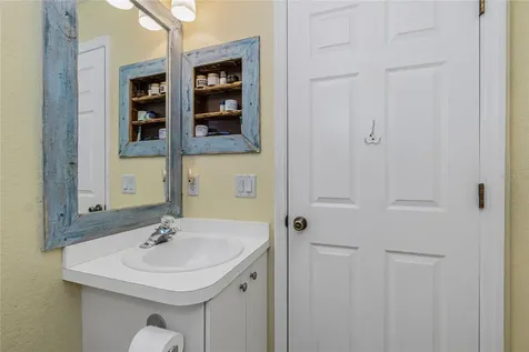 9347 Loyola Avenue Englewood FL 34224