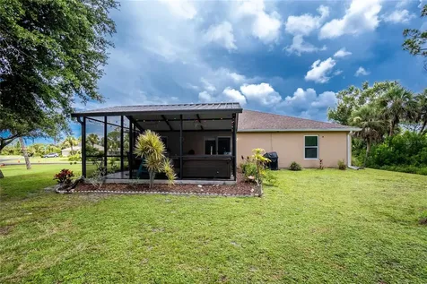 9347 Loyola Avenue Englewood FL 34224