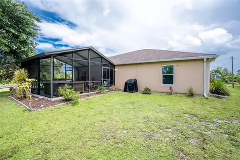 9347 Loyola Avenue Englewood FL 34224