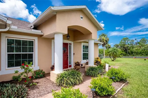 9347 Loyola Avenue Englewood FL 34224