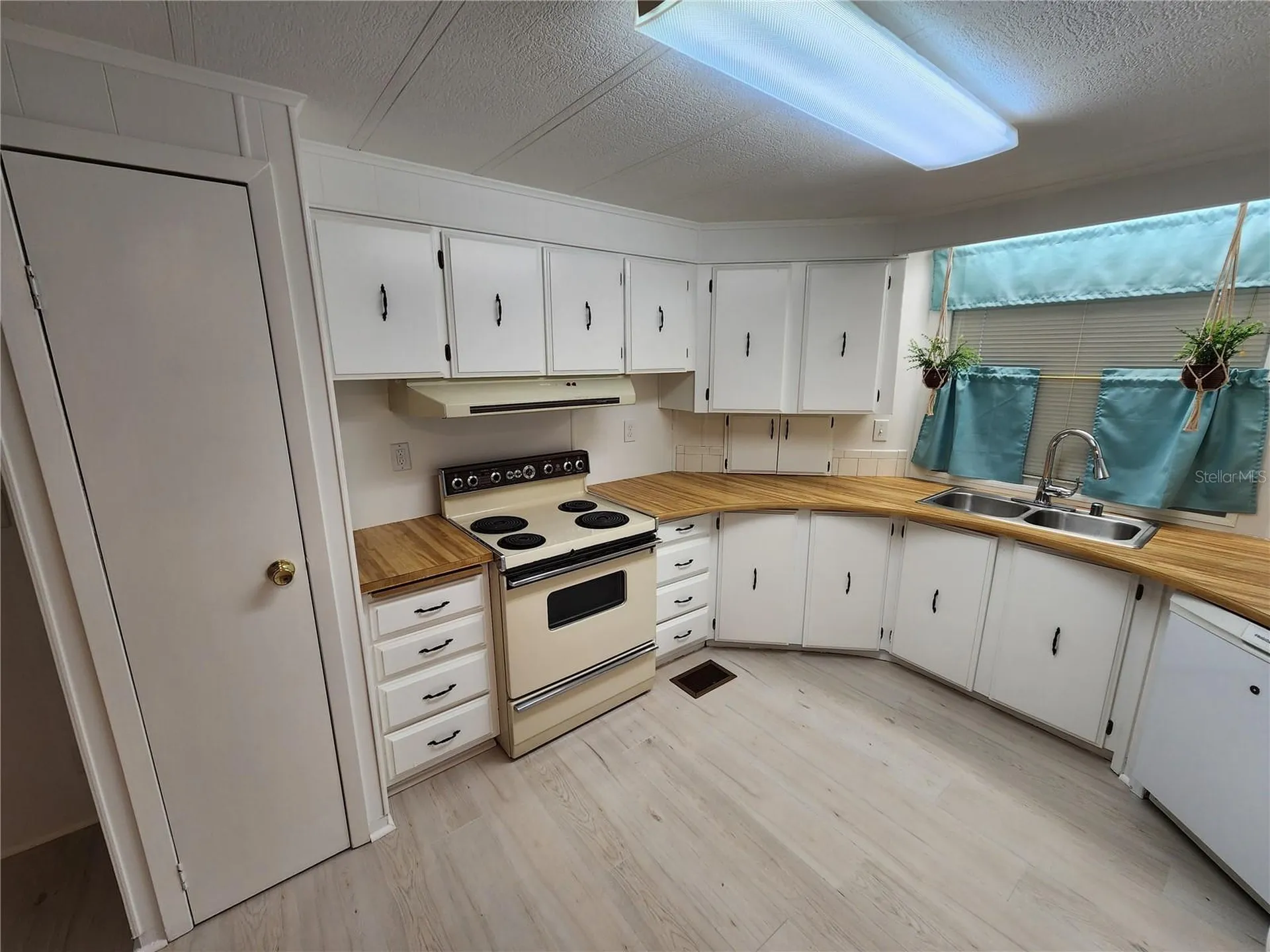 808 53rd Avenue E Bradenton FL 34203