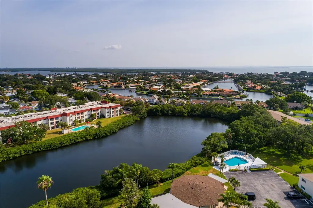 4580 Overlook Drive NE St Petersburg FL 33703