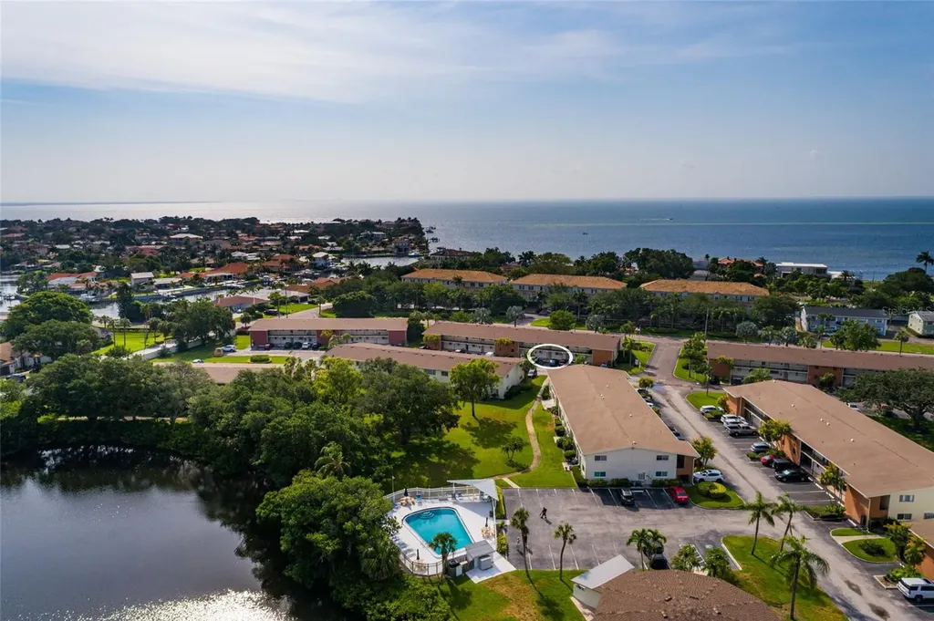 4580 Overlook Drive NE St Petersburg FL 33703