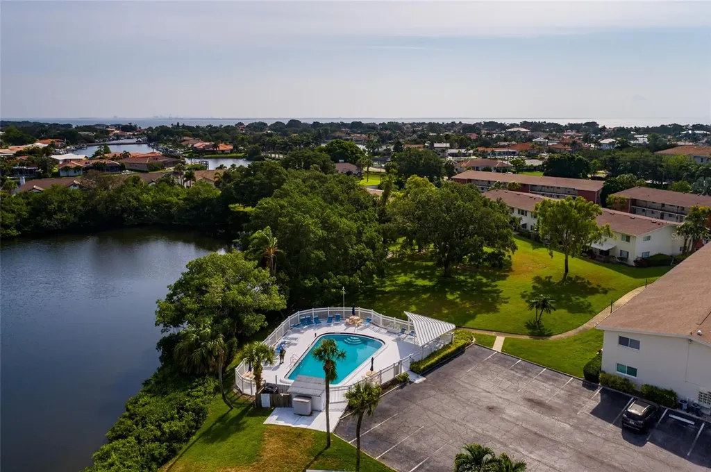 4580 Overlook Drive NE St Petersburg FL 33703