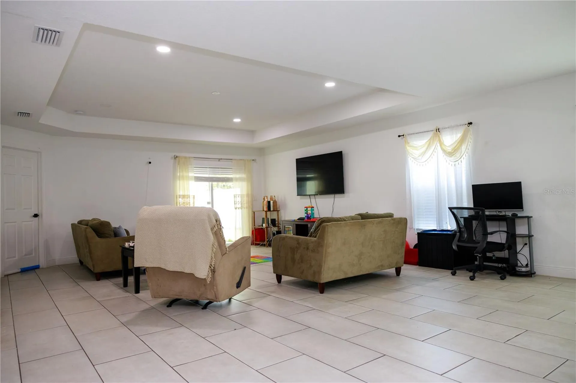 5112 Pacific Weeki Wachee FL 34607