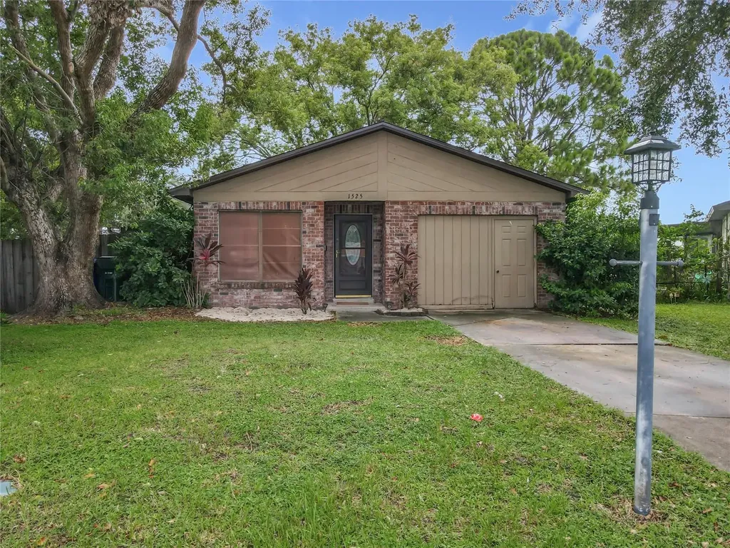 1525 Lay Court Kissimmee FL 34744