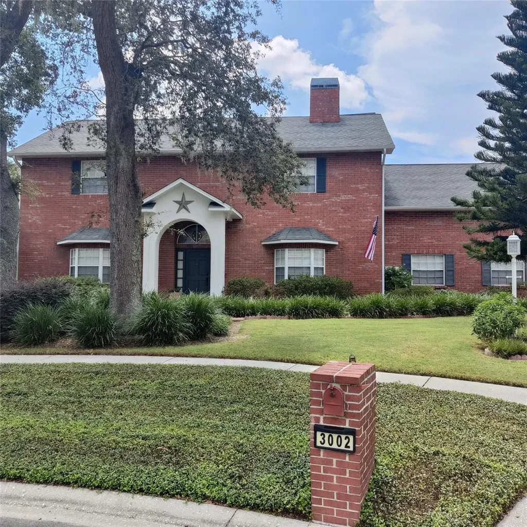 3002 Drakes Landing Court Valrico FL 33596