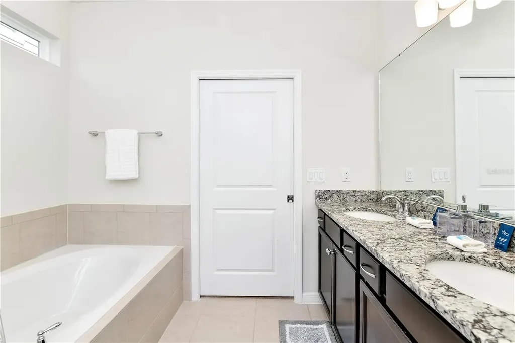 4237 Lana Avenue Davenport FL 33897