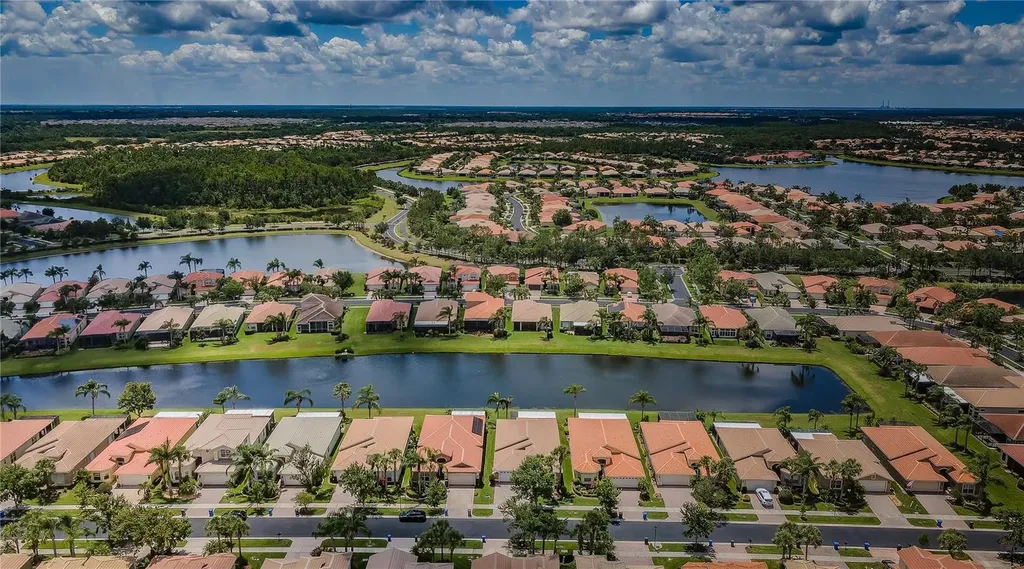 4947 Sandy Brook Circle Wimauma FL 33598