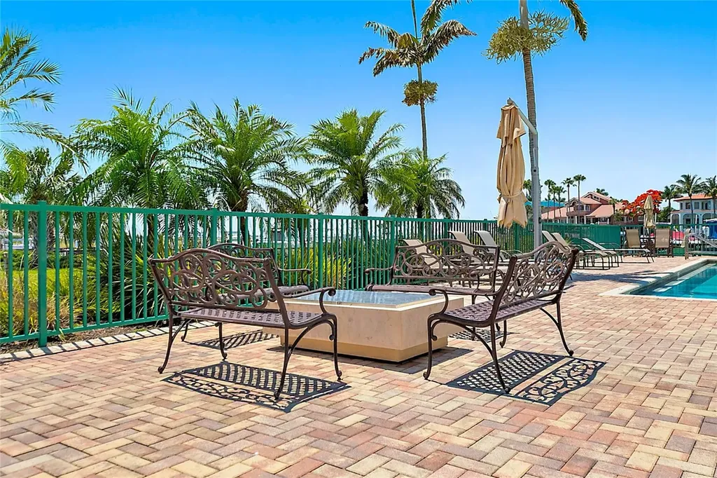 1090 Pinellas Bayway S St Petersburg FL 33715