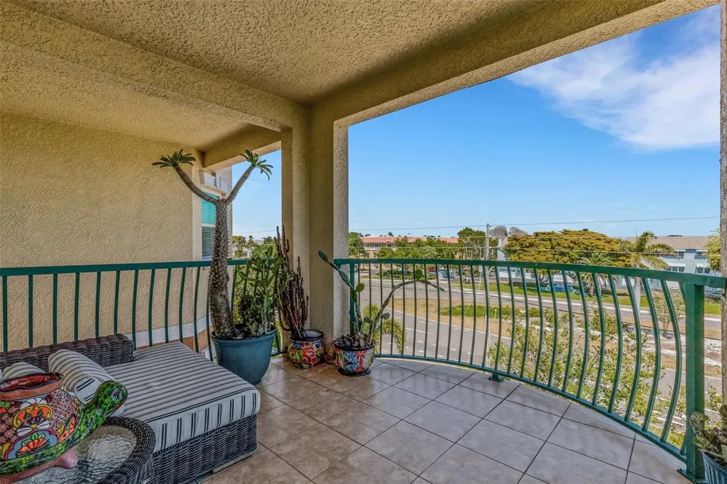 1090 Pinellas Bayway S St Petersburg FL 33715