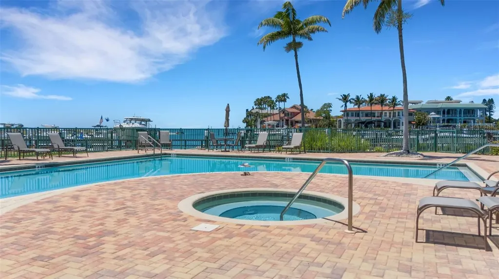 1090 Pinellas Bayway S St Petersburg FL 33715