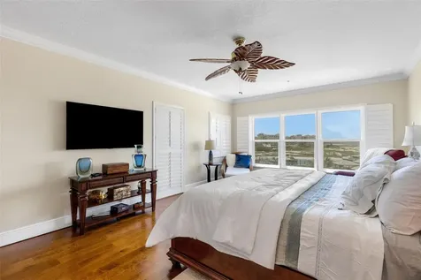 1090 Pinellas Bayway S St Petersburg FL 33715