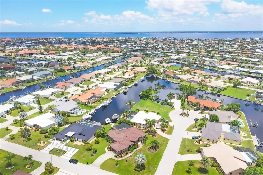 2310 Via Venice Punta Gorda FL 33950