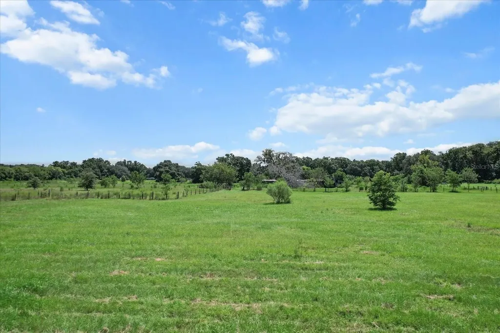 6177 Cr 625 Bushnell FL 33513