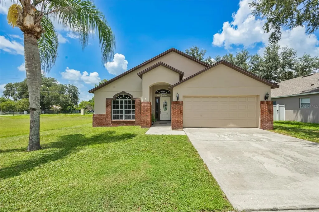 208 Citrus Landing Drive Plant City FL 33563