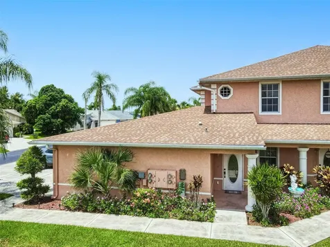 19977 Lake Vista Circle Lehigh Acres FL 33936