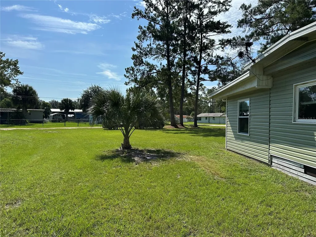 55045 6th Street Astor FL 32102