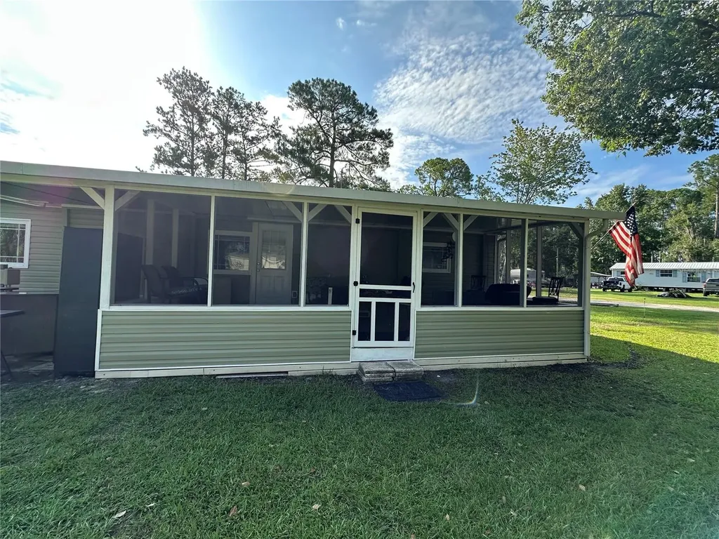 55045 6th Street Astor FL 32102