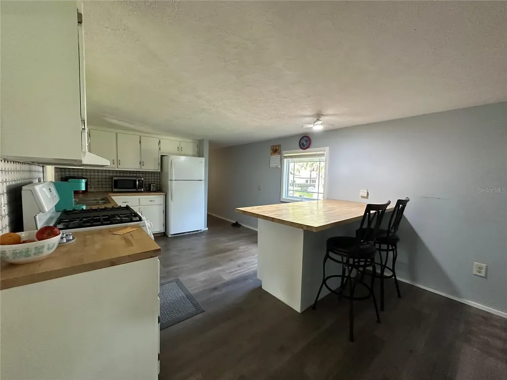 55045 6th Street Astor FL 32102