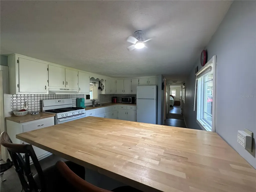 55045 6th Street Astor FL 32102